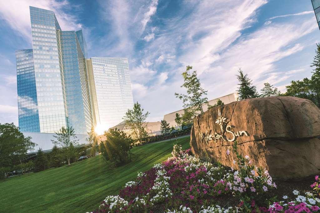 Mohegan Sun Hotel Uncasville Bagian luar foto