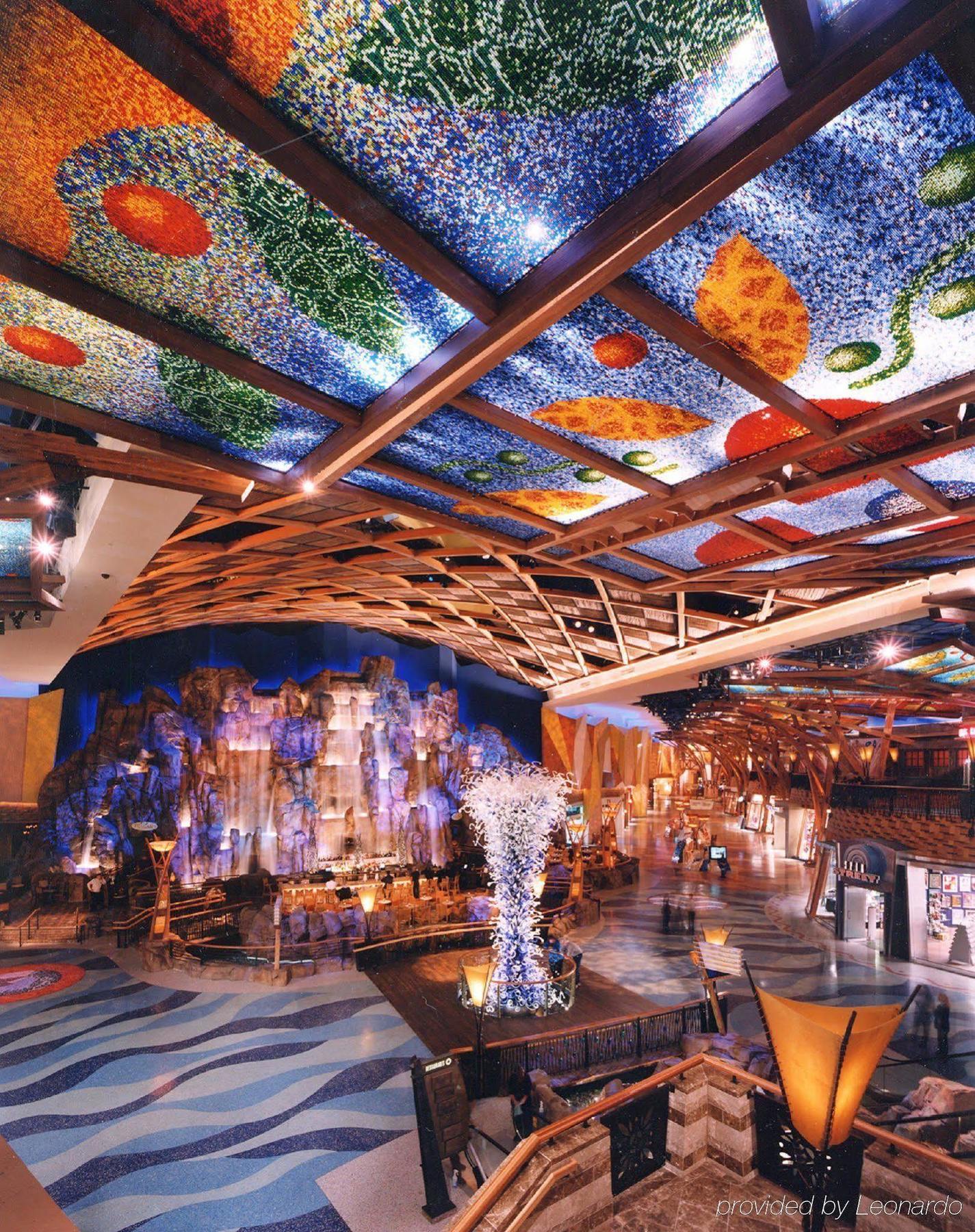 Mohegan Sun Hotel Uncasville Bagian luar foto