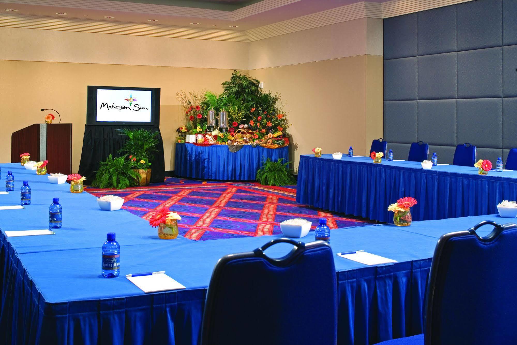 Mohegan Sun Hotel Uncasville Bagian luar foto