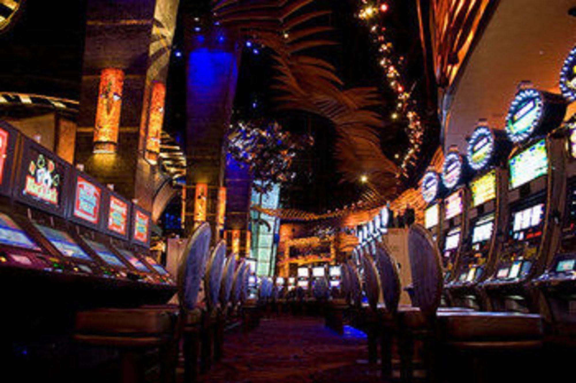 Mohegan Sun Hotel Uncasville Bagian luar foto